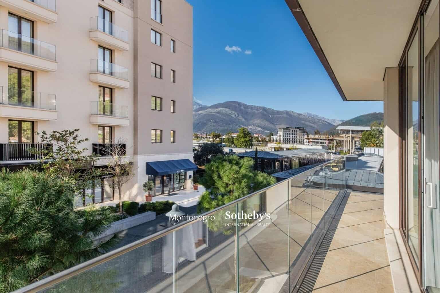 Luxury 1bdr Apartment Elena