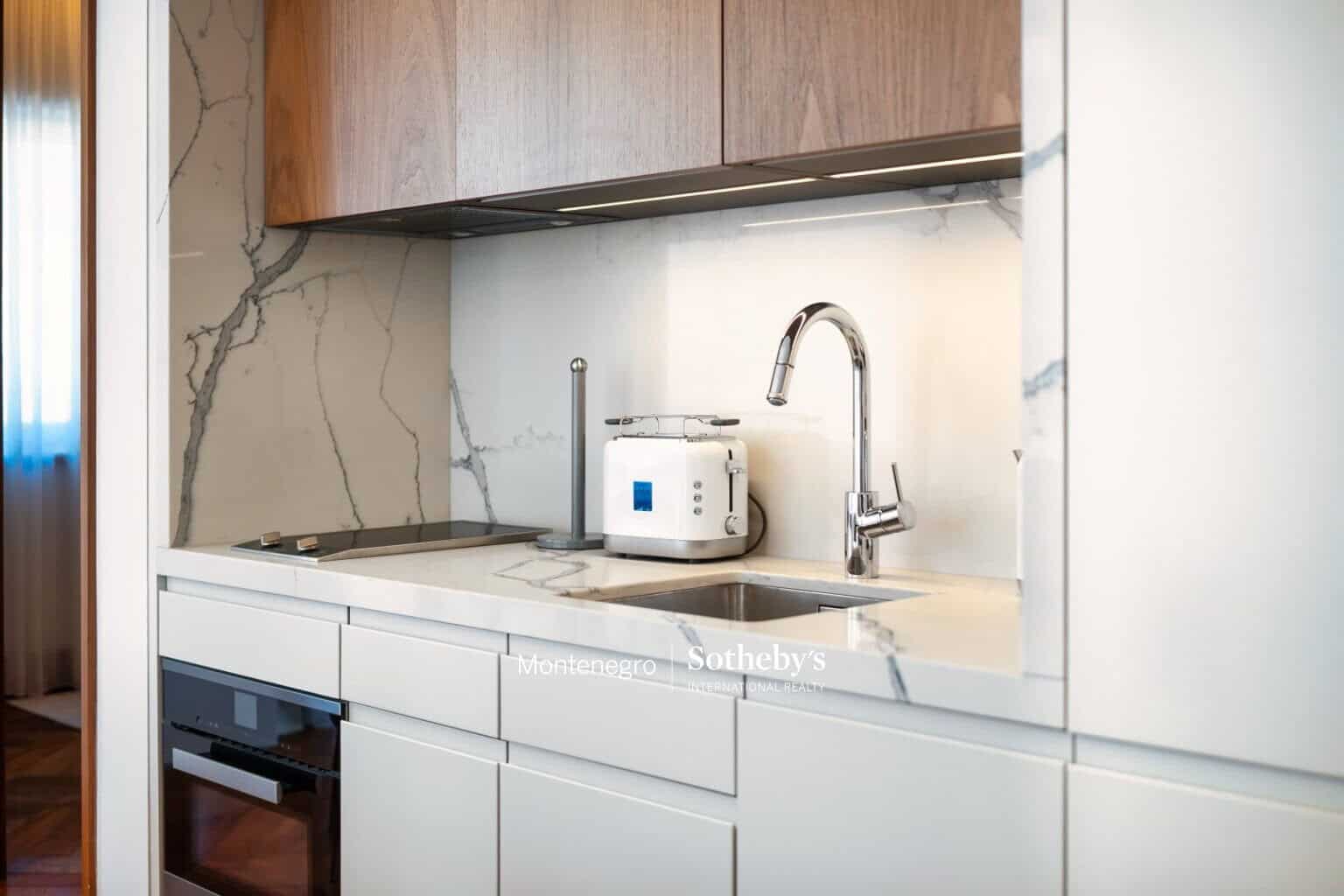 Luxury 1bdr Apartment Elena
