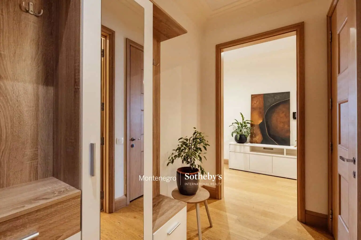 Waterfront Penthouse Tara, Porto Montenegro