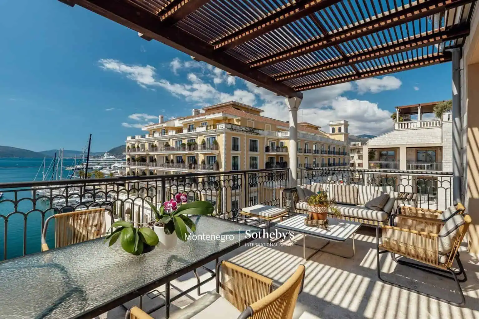 Waterfront Penthouse Tara, Porto Montenegro
