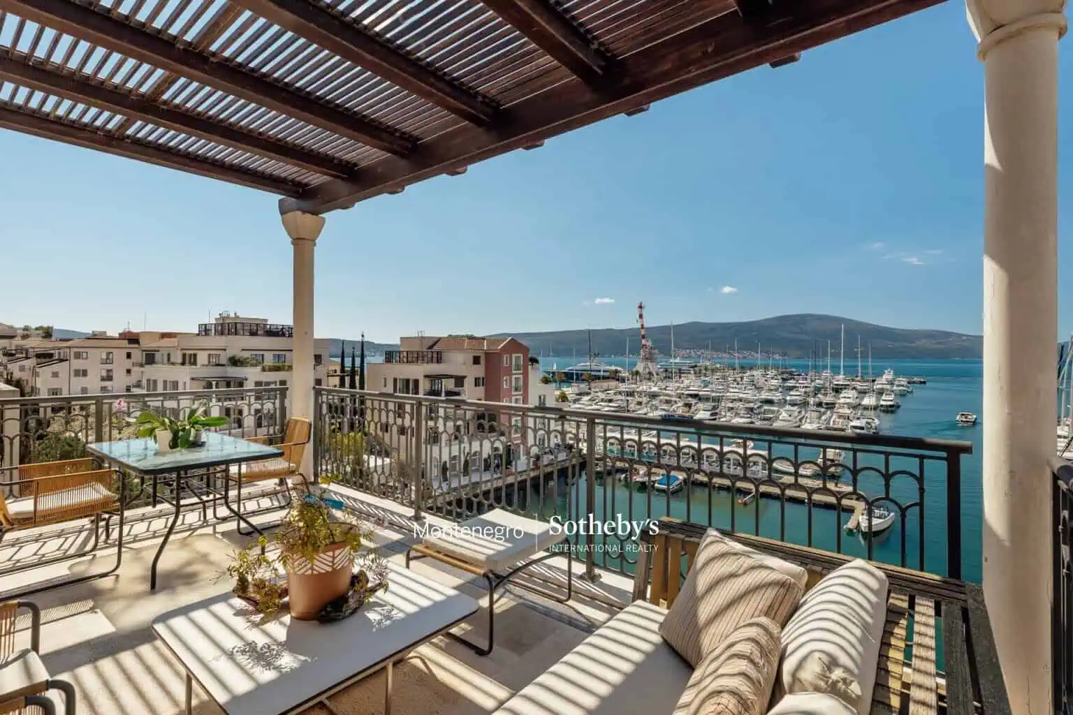 Waterfront Penthouse Tara, Porto Montenegro