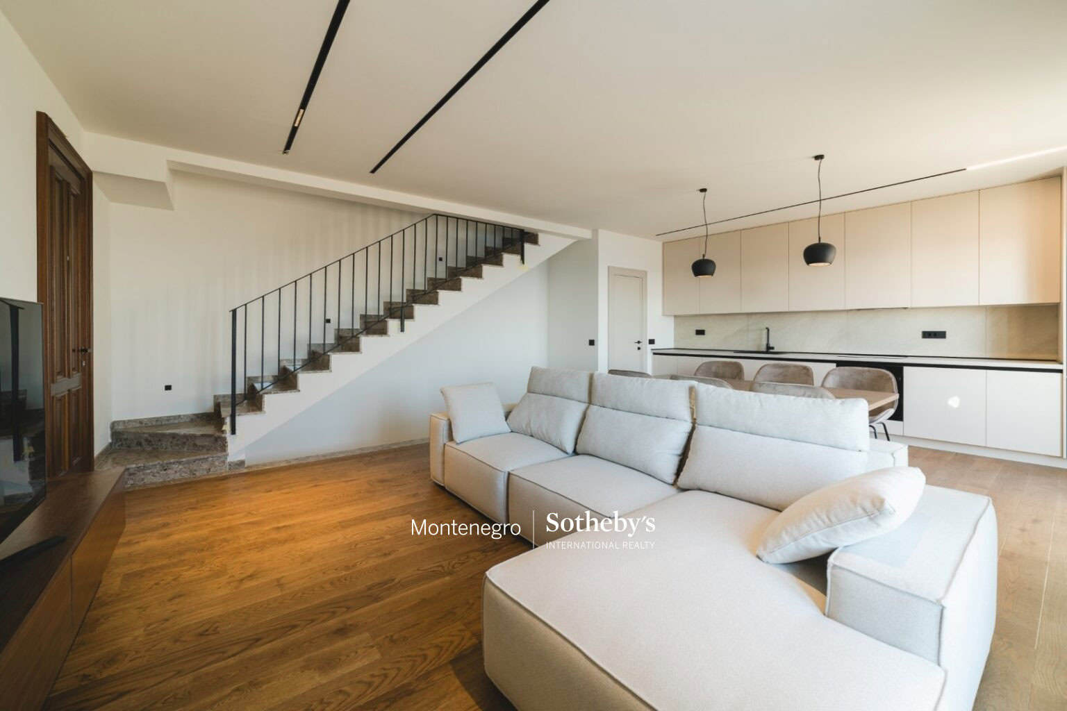 Renovated stone villa Reževići