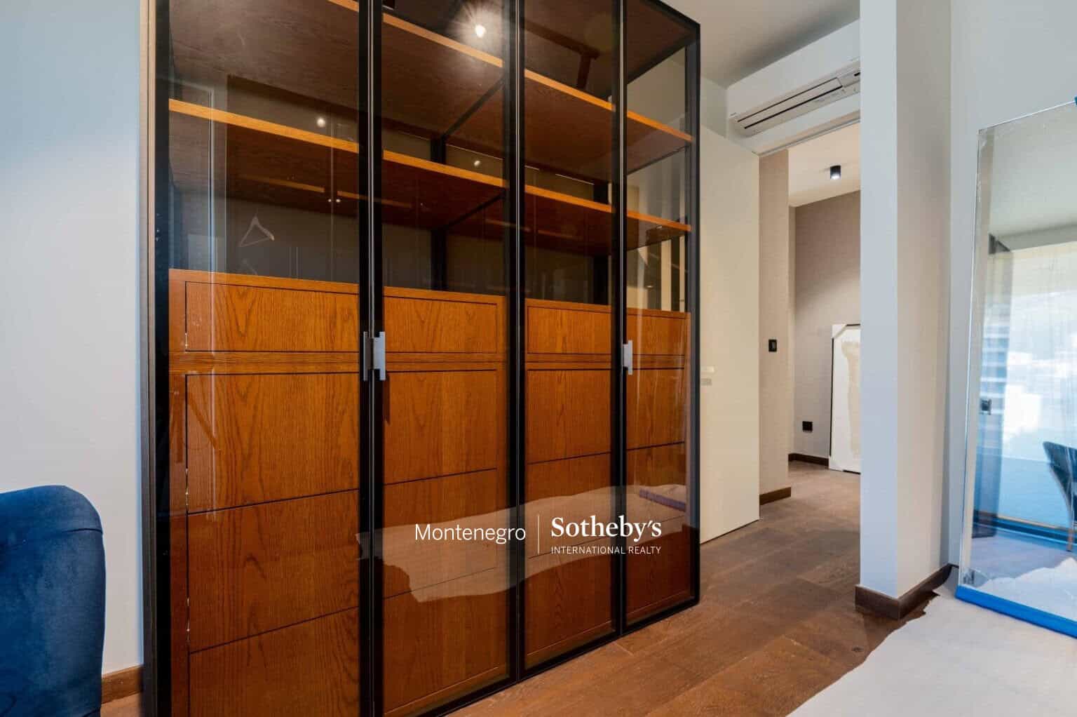 Royal Gardens designer 2bdr apartment