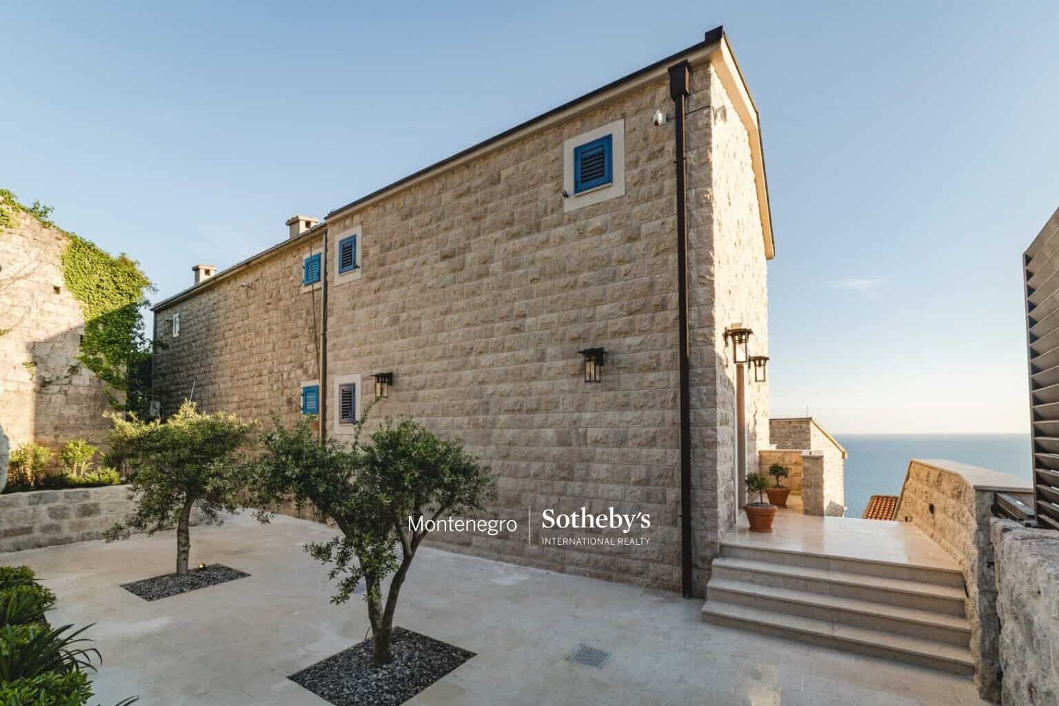 Renovated stone villa Reževići