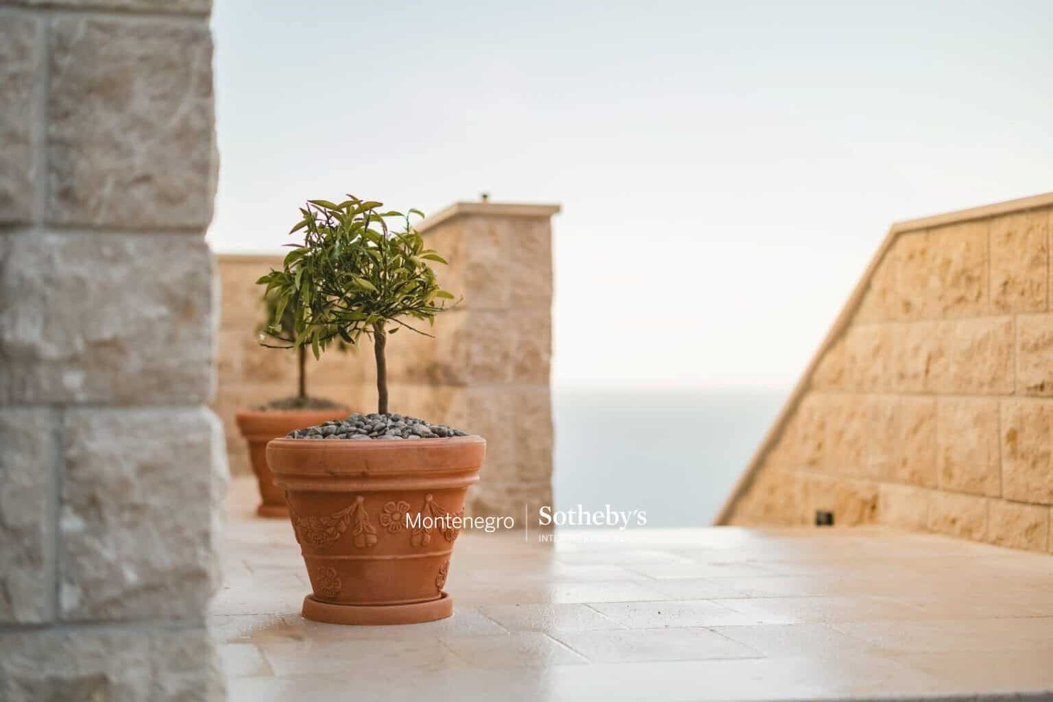 Renovated stone villa Reževići