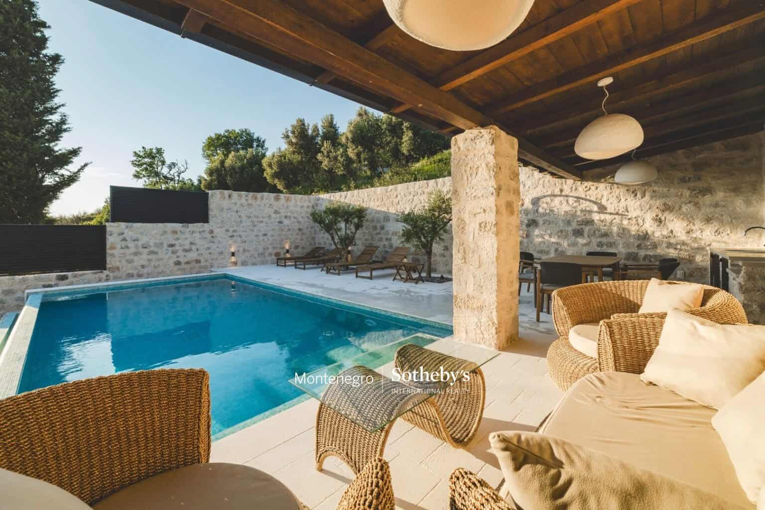 Renovated stone villa Reževići
