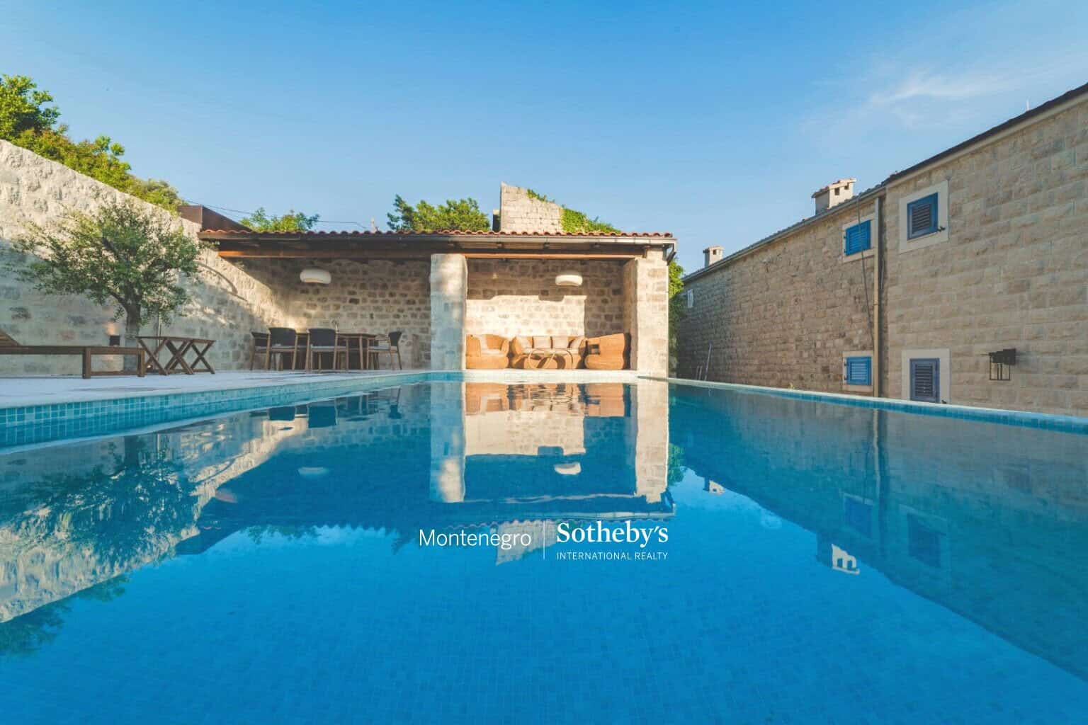 Renovated stone villa Reževići