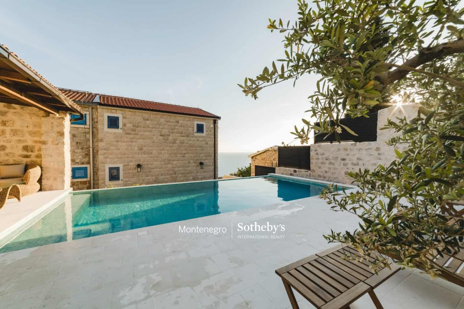 Renovated stone villa Reževići