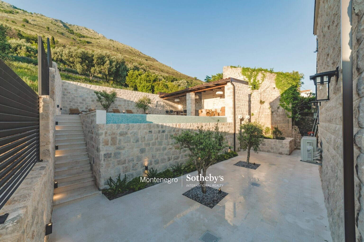 Renovated stone villa Reževići