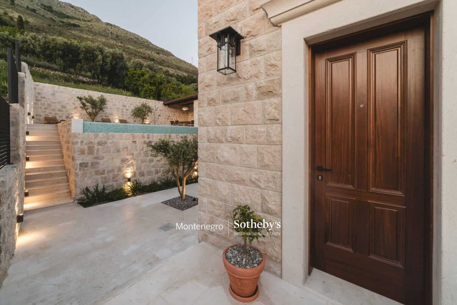 Renovated stone villa Reževići
