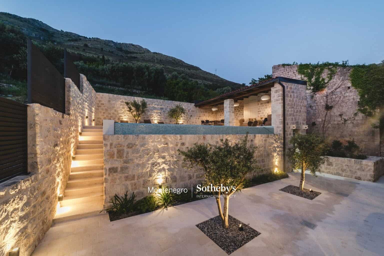 Renovated stone villa Reževići