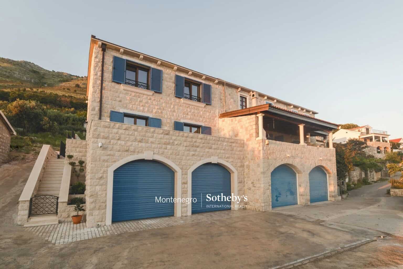 Renovated stone villa Reževići