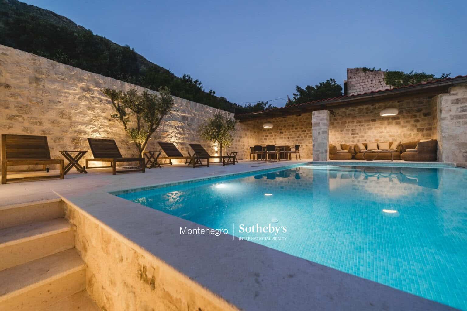Renovated stone villa Reževići