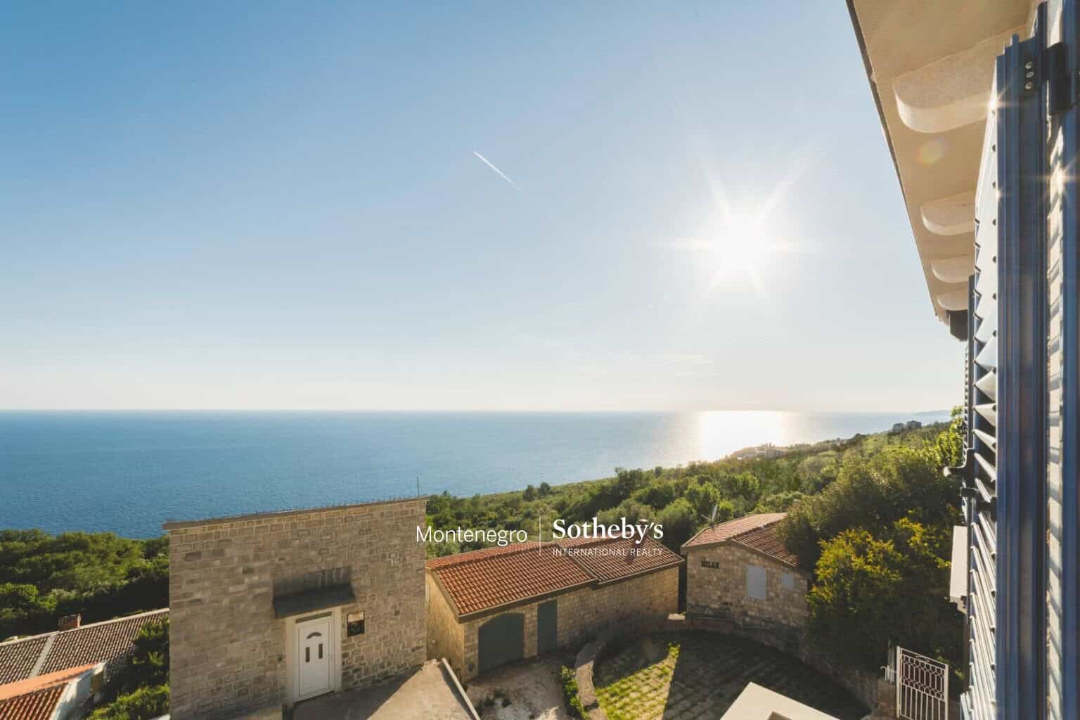 Renovated stone villa Reževići