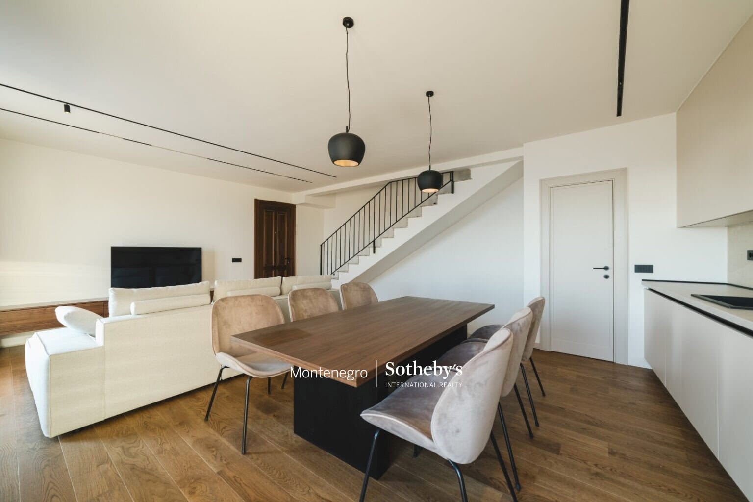 Renovated stone villa Reževići