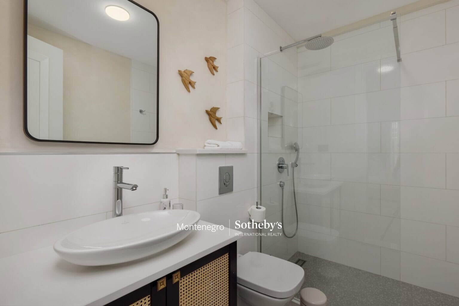 Modern 3bdr Apartment Tivat