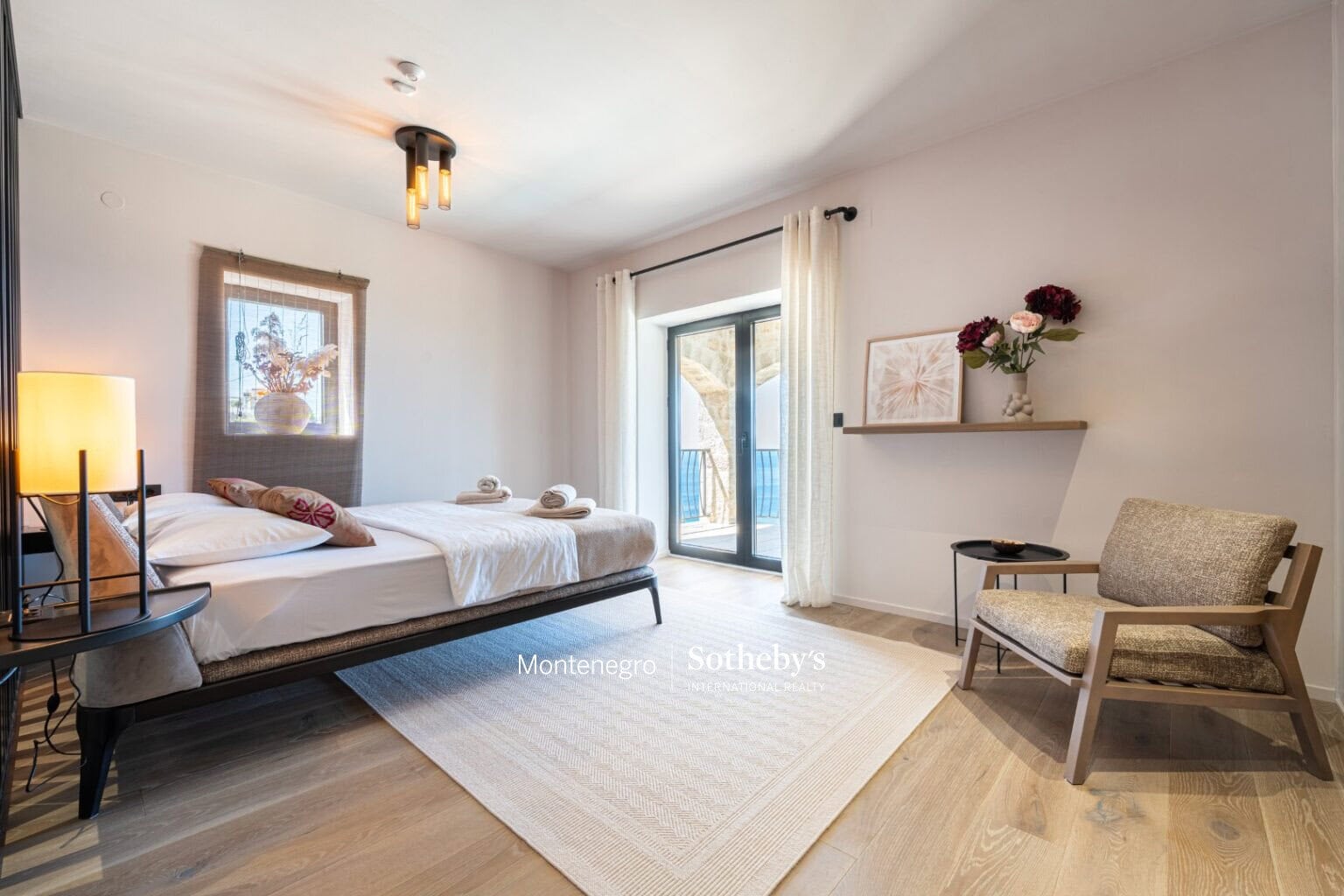 Designer Stone Villa Drobni Pijesak