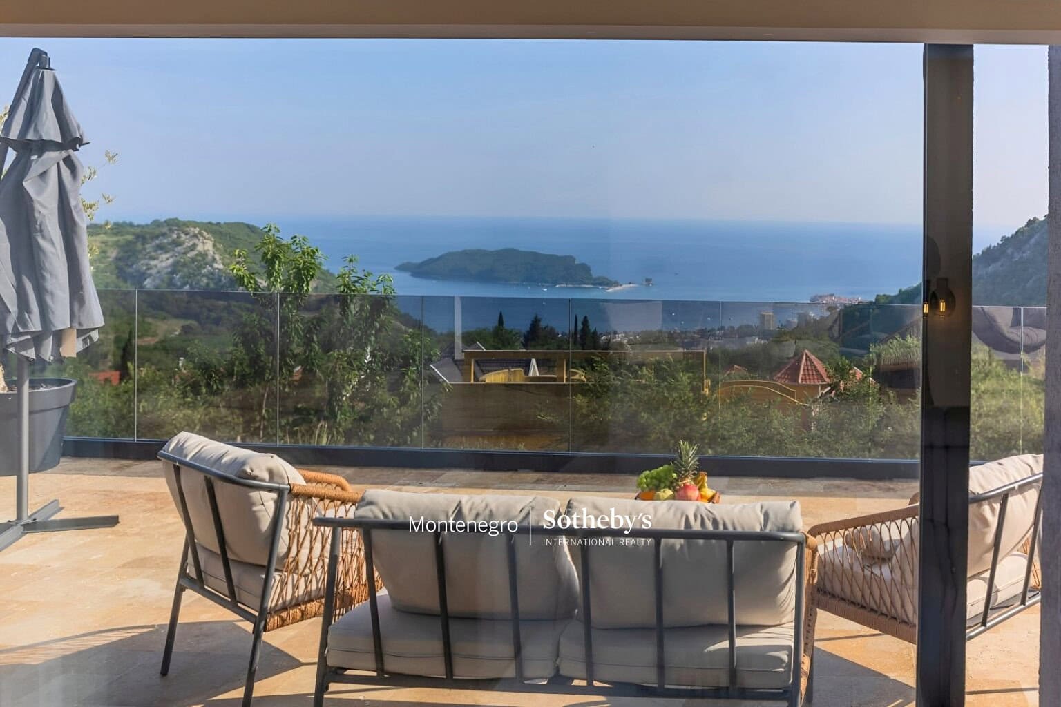 Contemporary 8-bdr villa Markovici