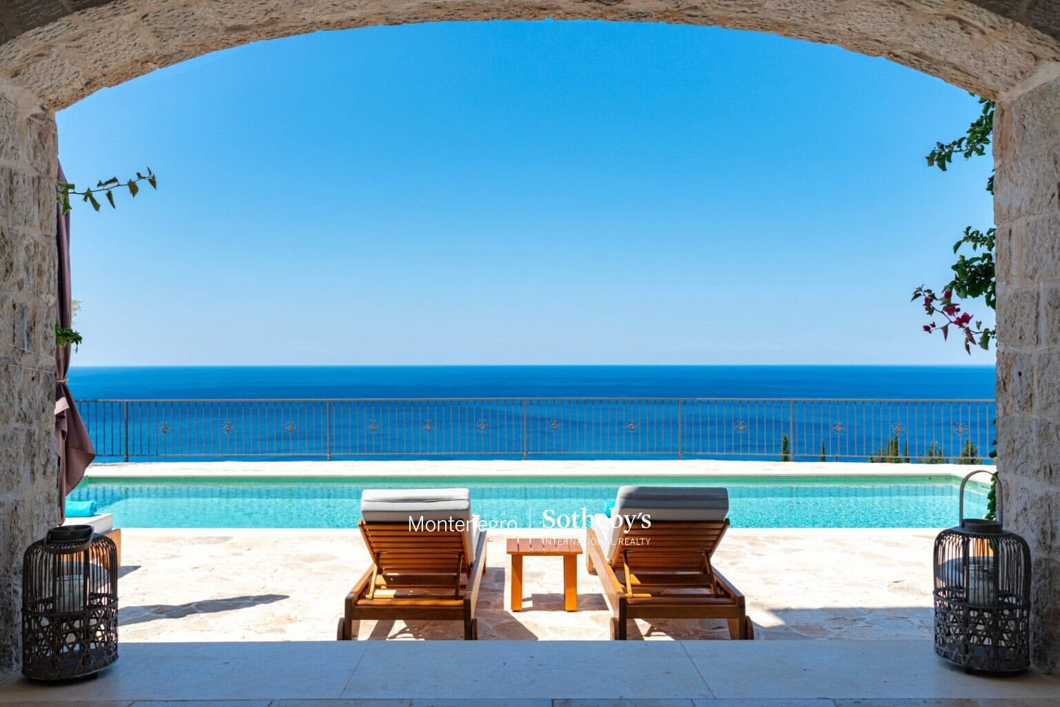 Designer Stone Villa Drobni Pijesak