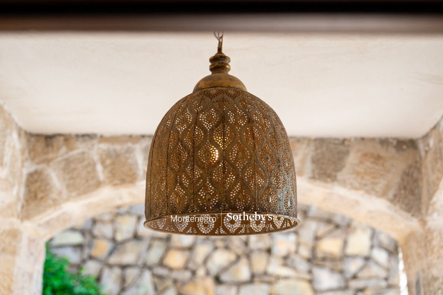 Designer Stone Villa Drobni Pijesak