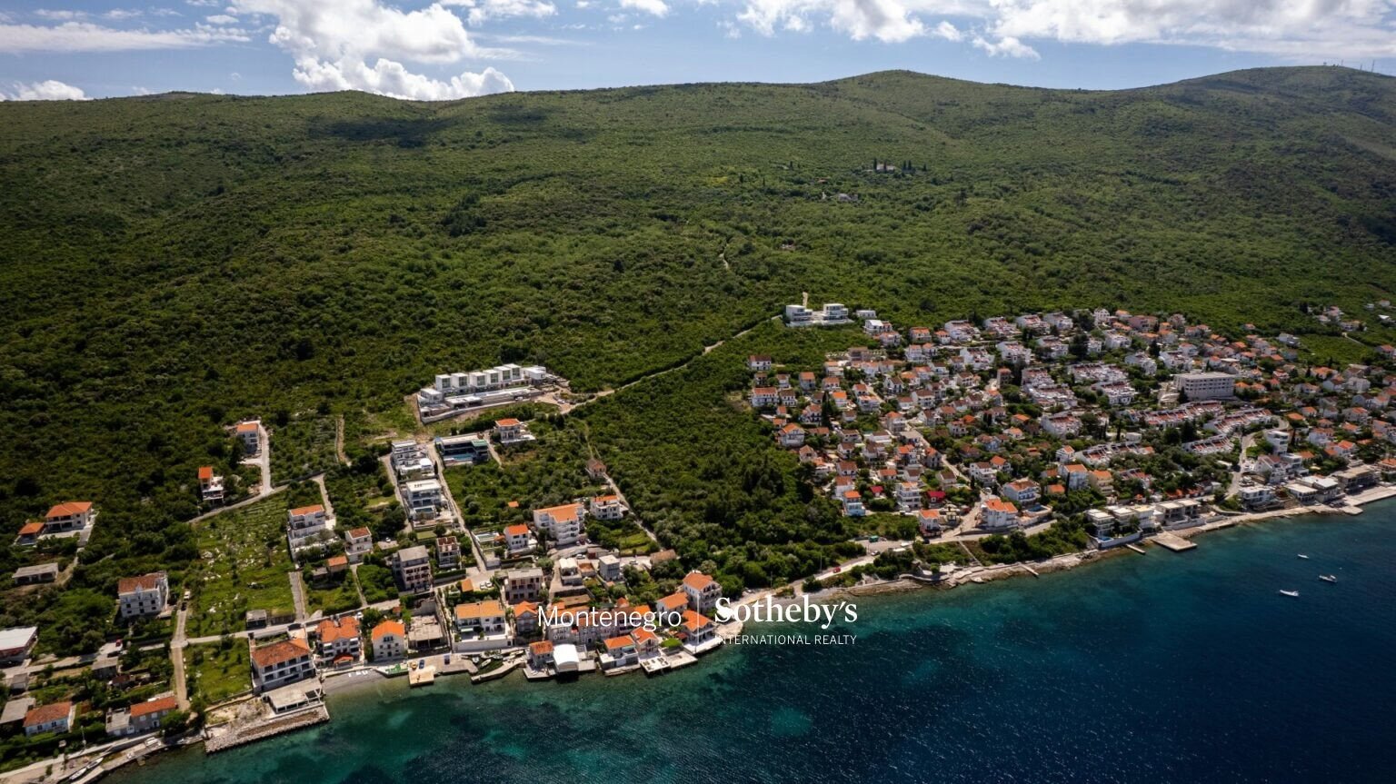 Contemporary 5bdr Villa Krasici