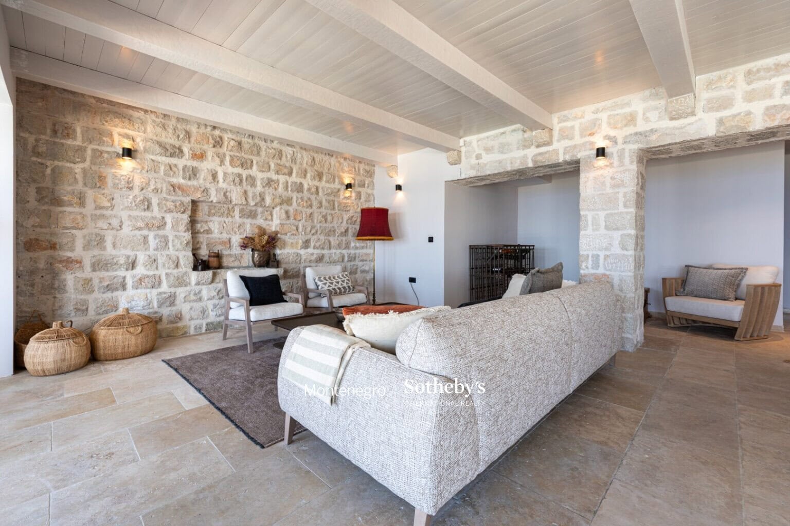 Designer Stone Villa Drobni Pijesak