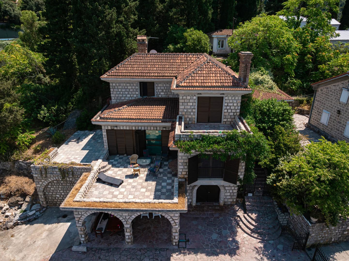 Authentic Waterfront Stone Villa, Rose