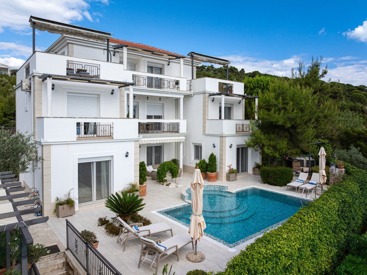 Furnished 5br Villa Zanjice