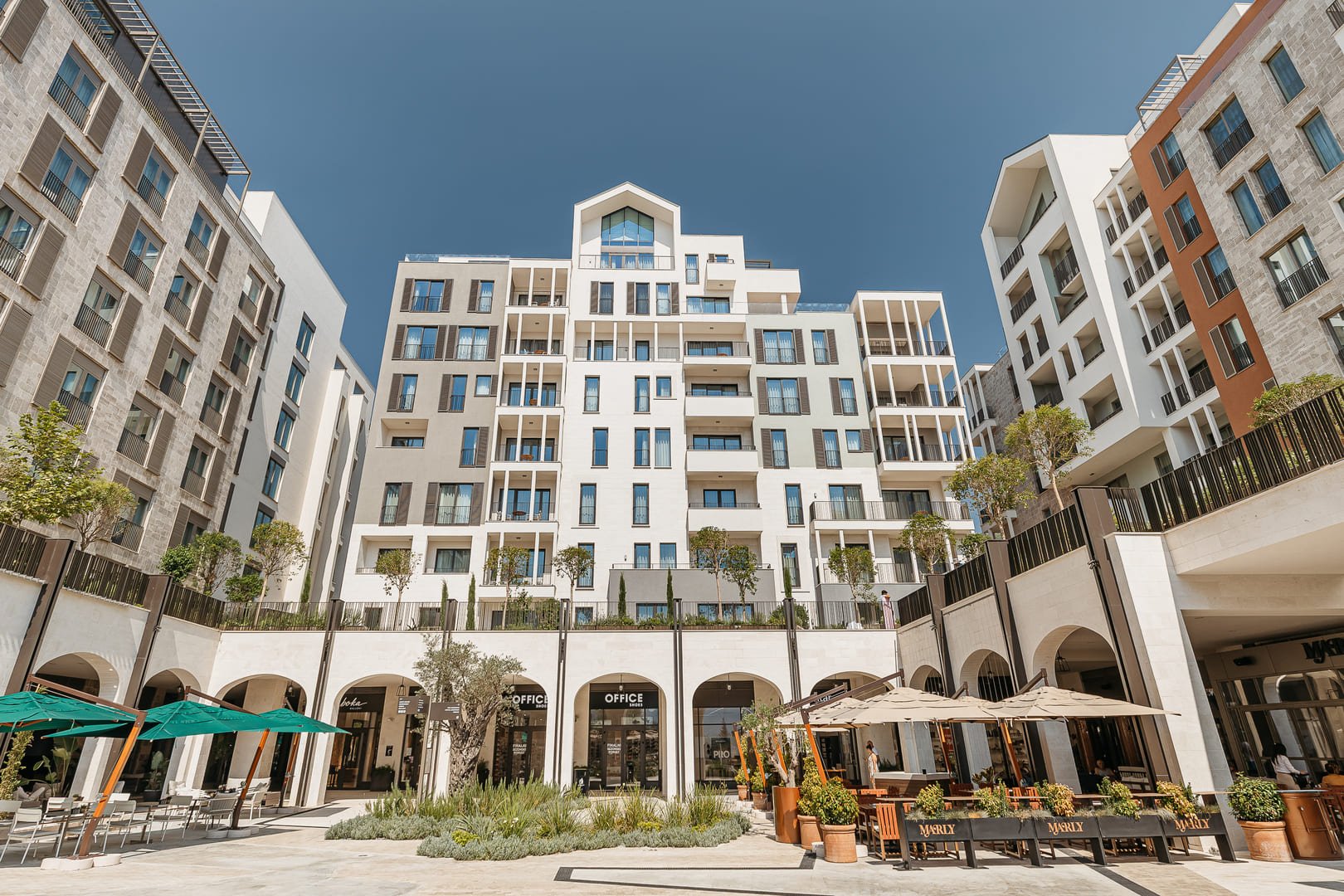Modern Studio Apartment in Boka Place