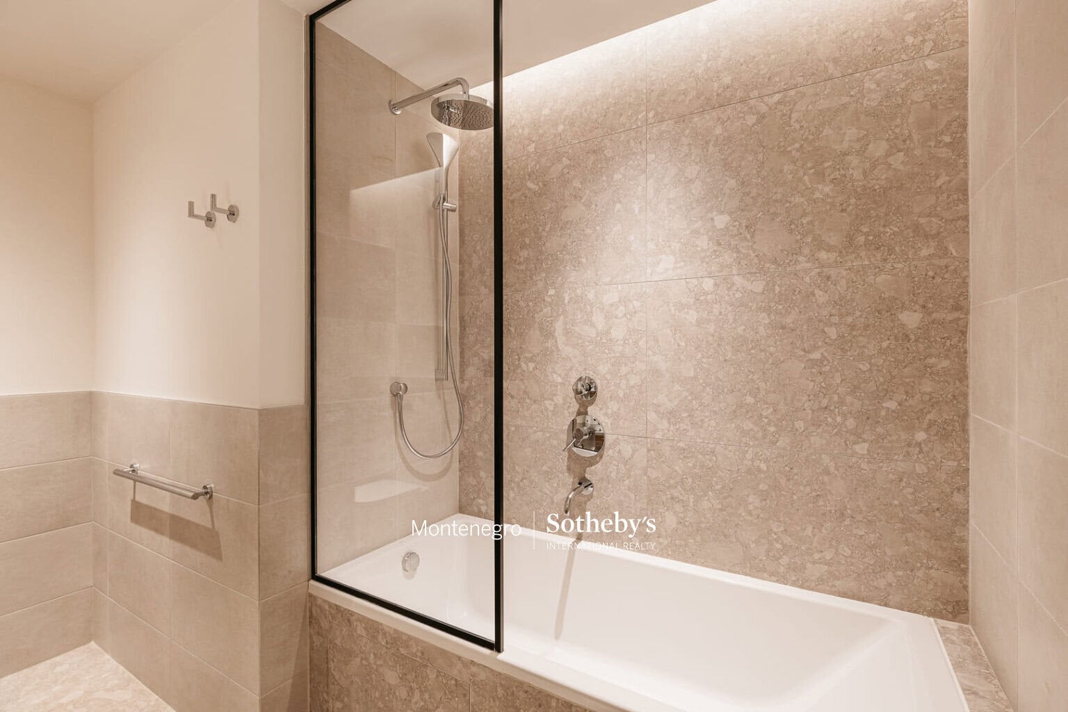 Ostro Penthouse, Boka Place