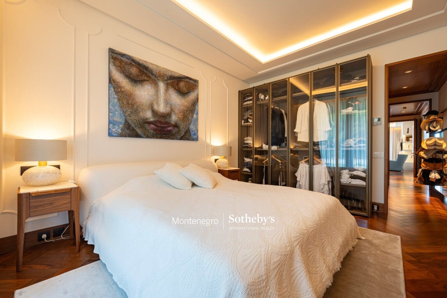 Designer 2bdr Apartment Elena
