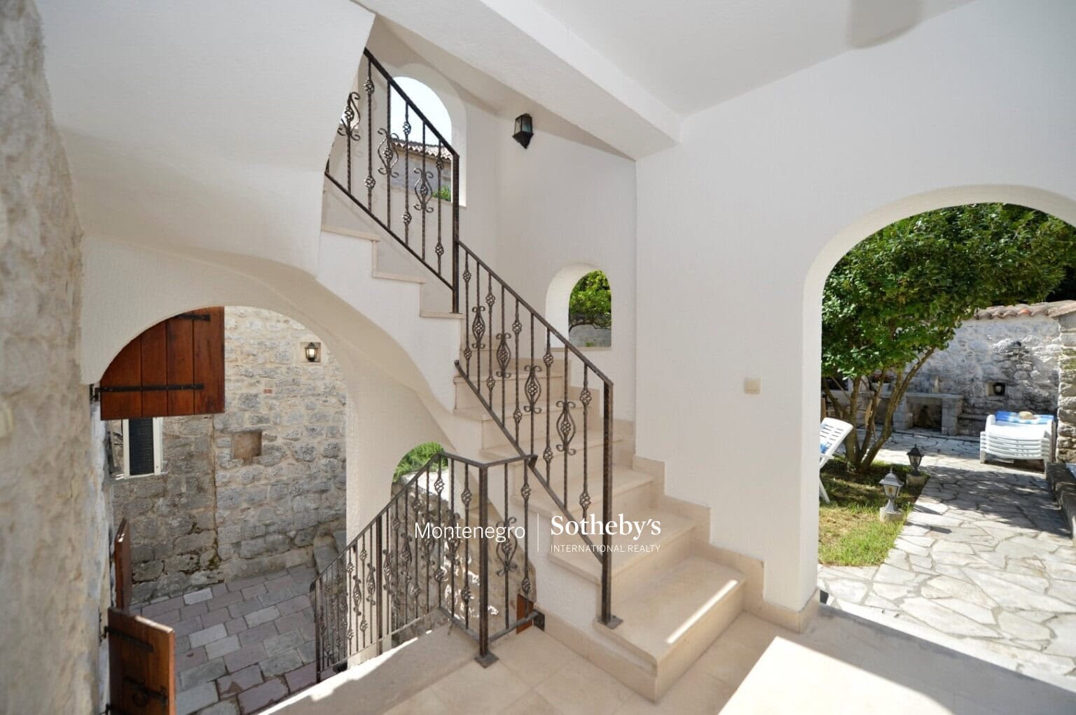Historical stone villa Prcanj