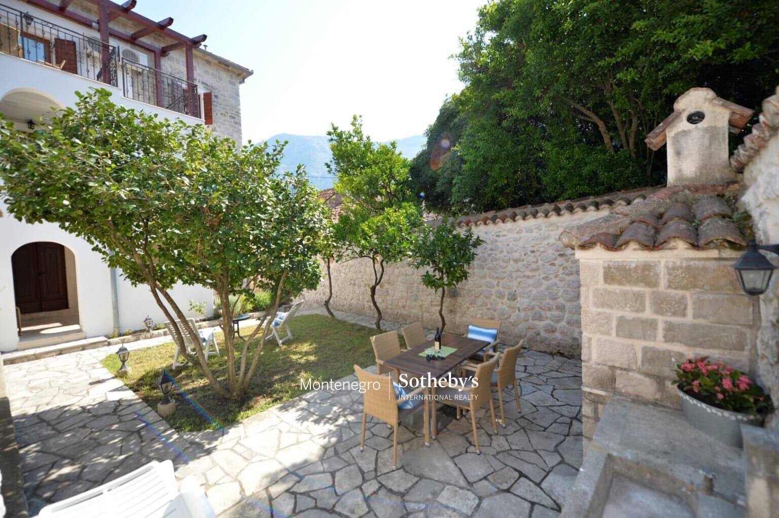 Historical stone villa Prcanj