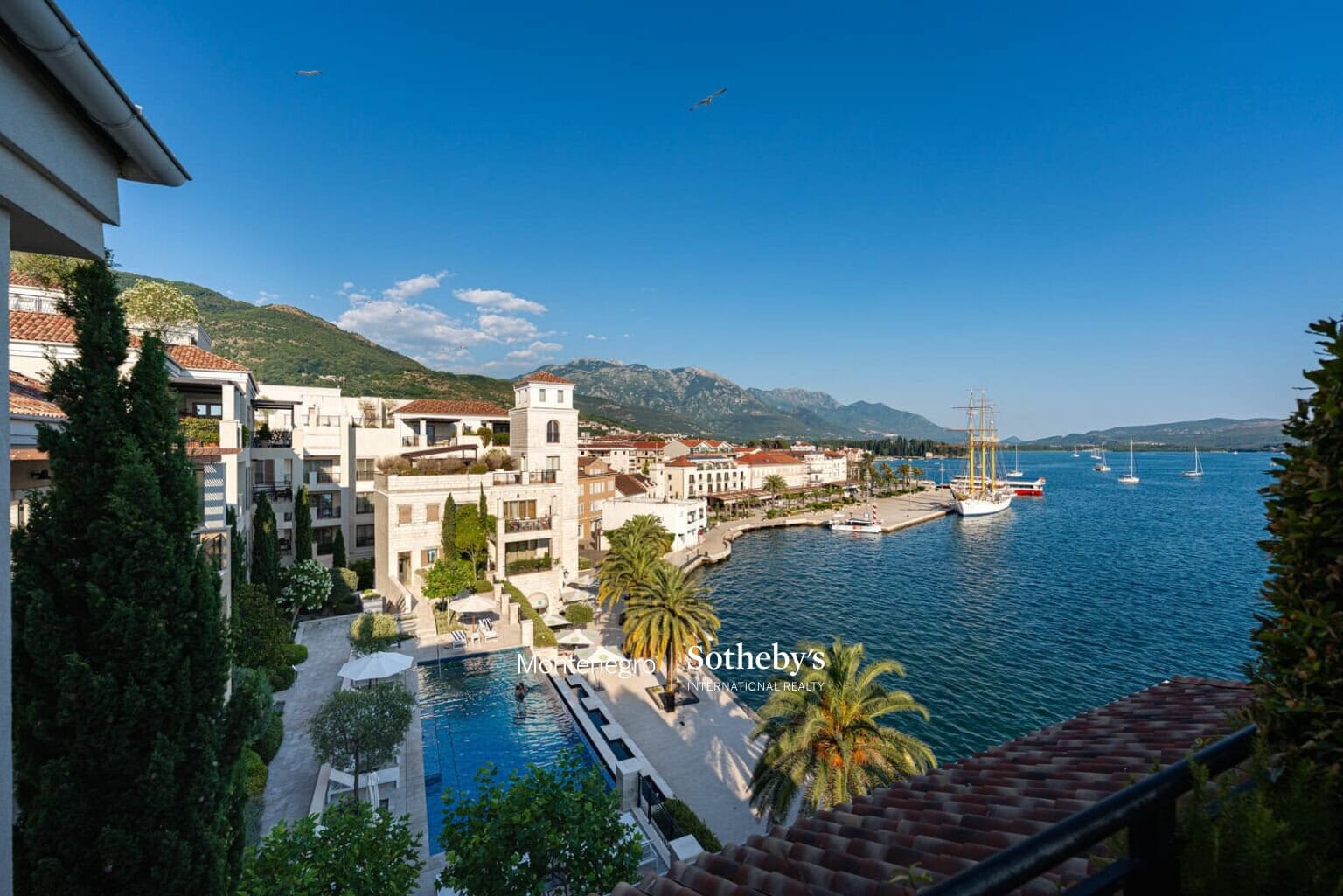 Exclusive 2bdr Corner Apartment in Ksenija building