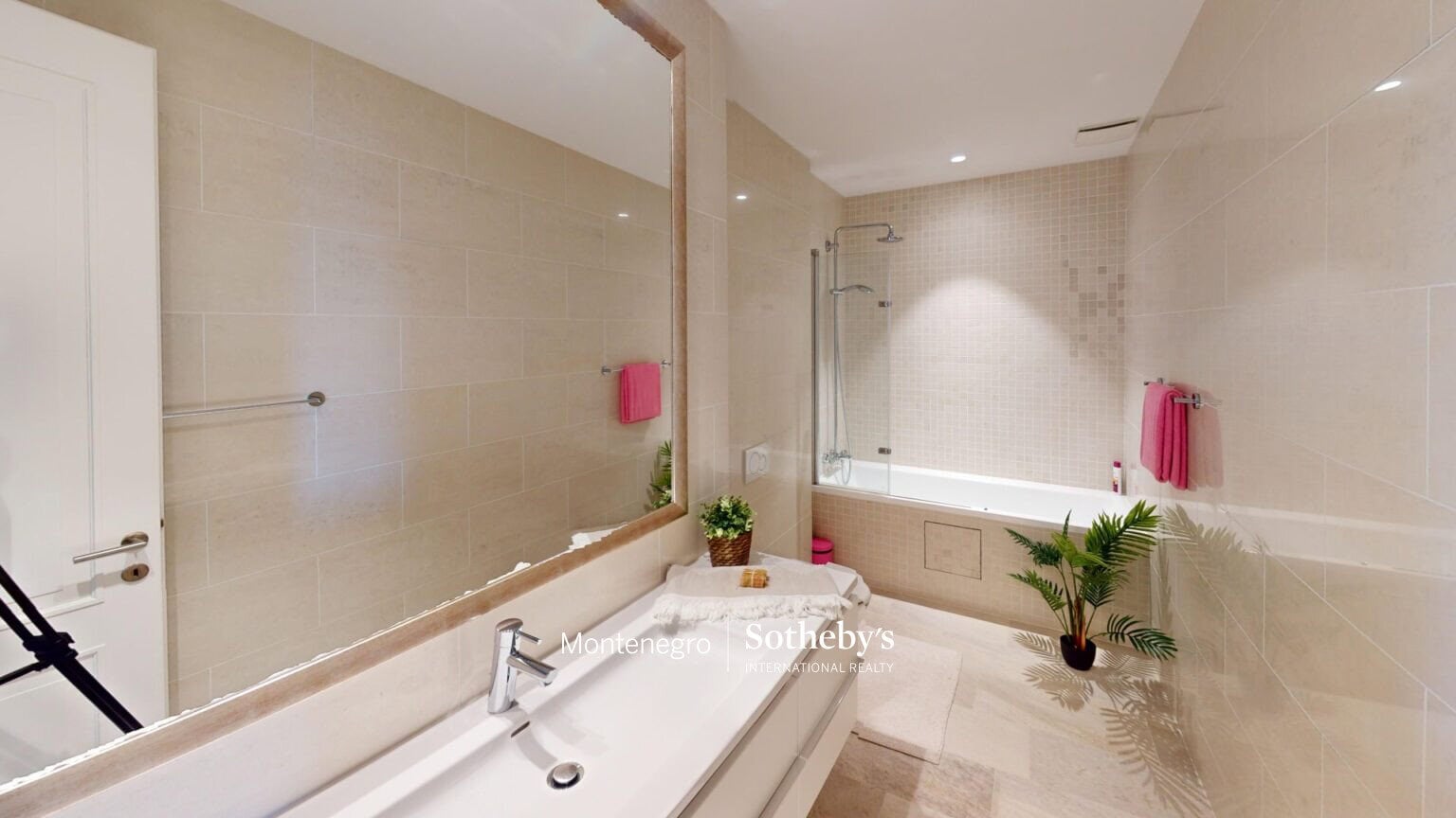 Two-bedroom exclusive apartment, Luštica Bay