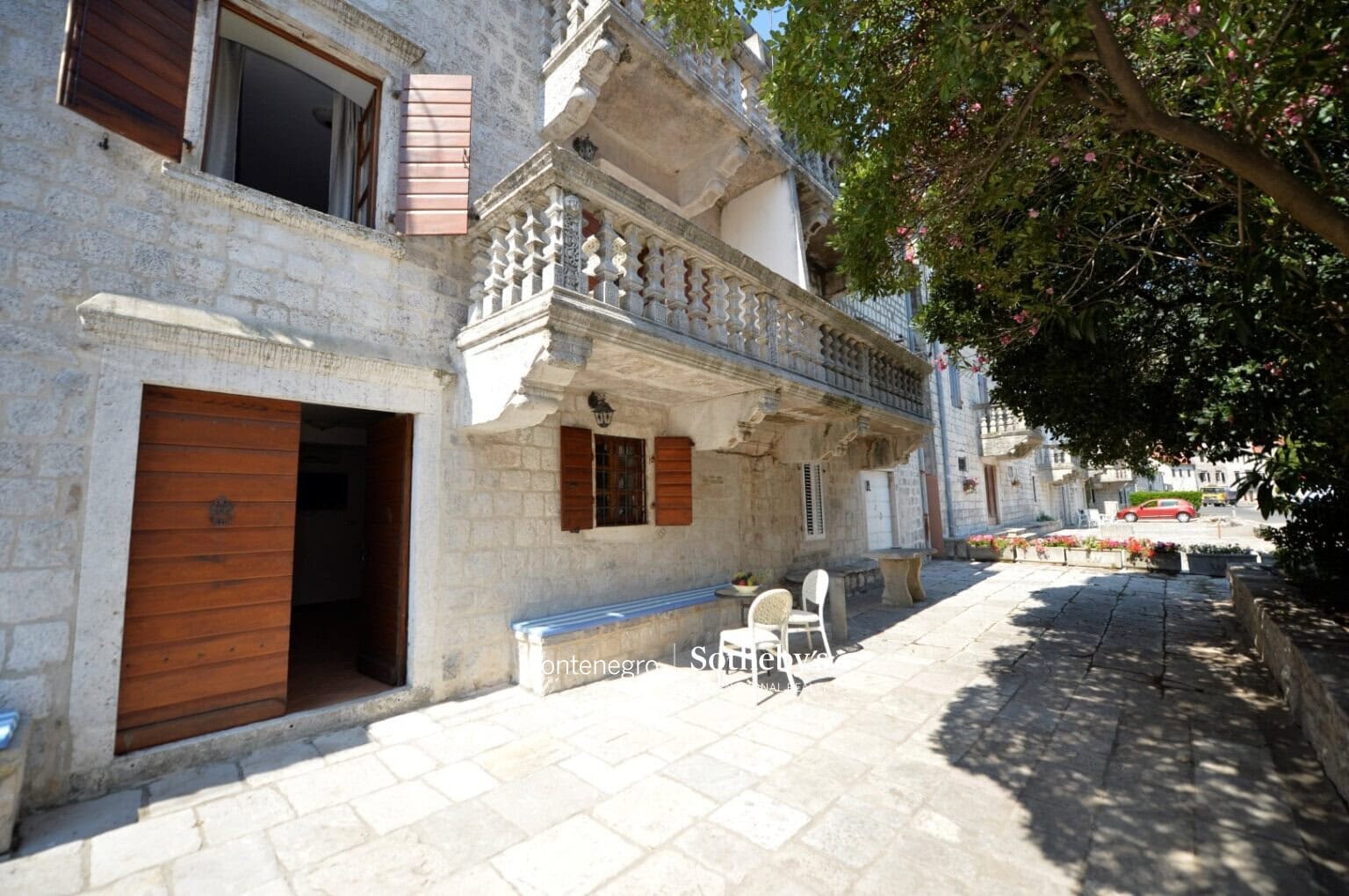 Historical stone villa Prcanj
