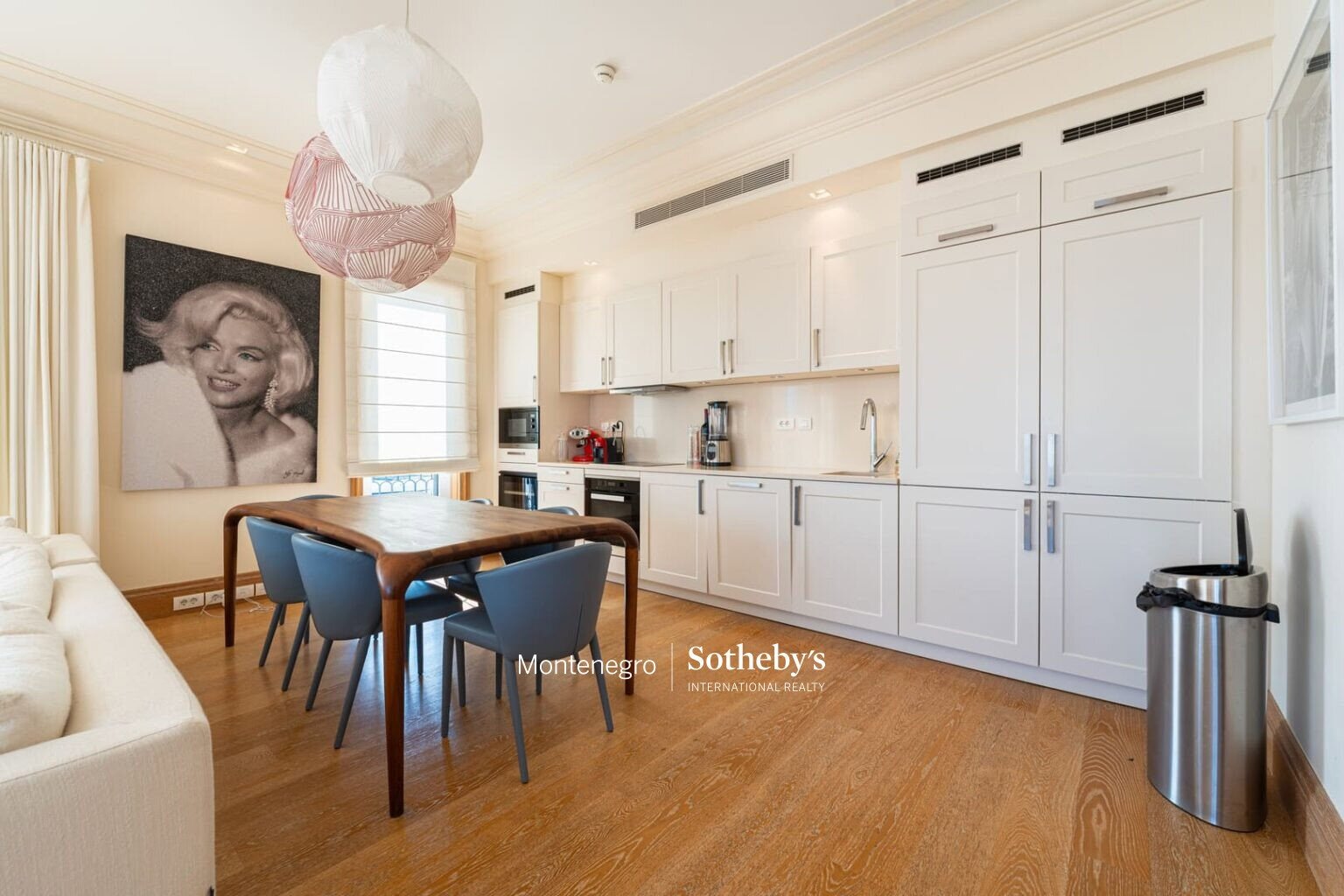 Exclusive 2bdr Corner Apartment in Ksenija building