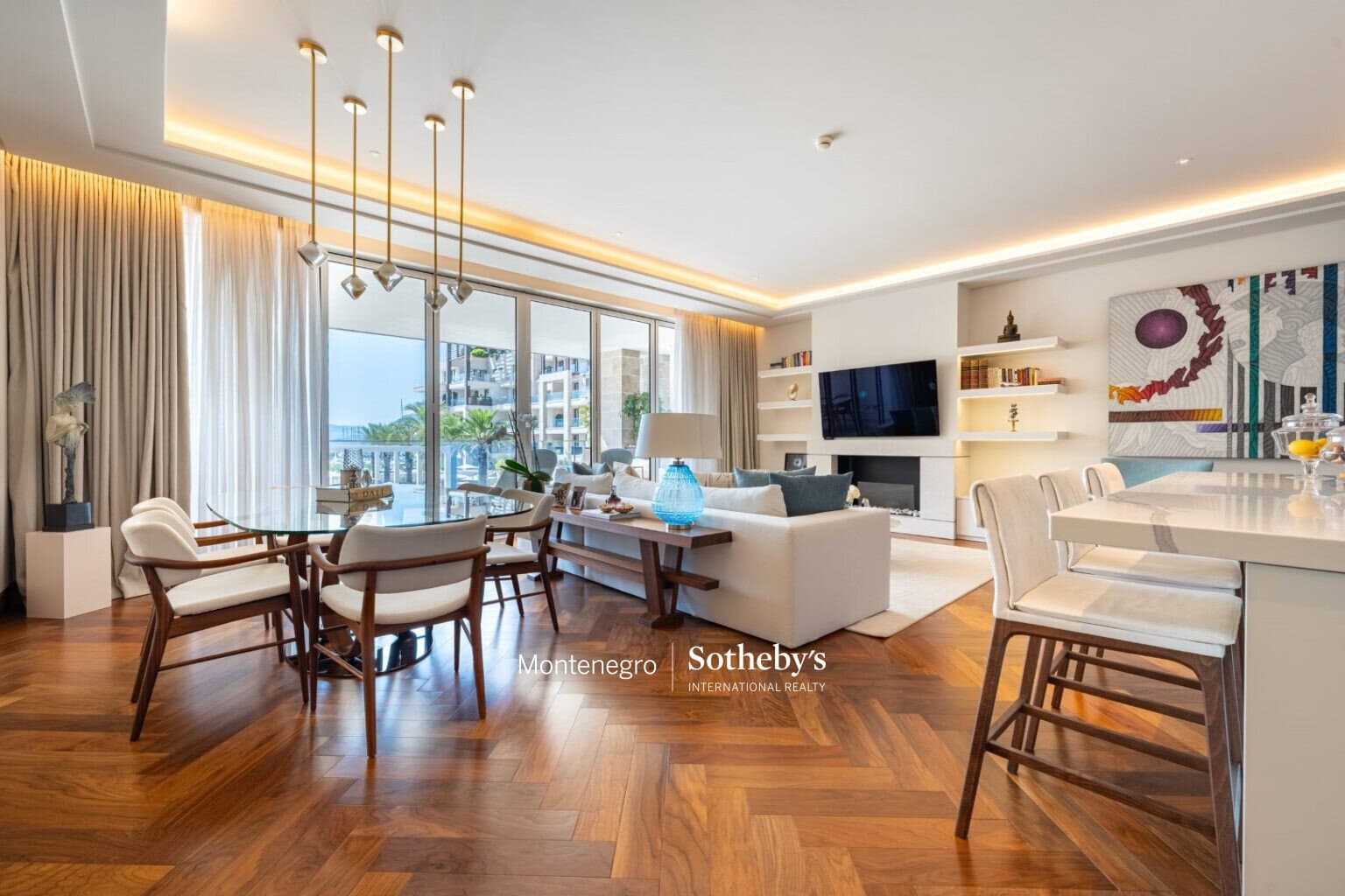 Designer 2bdr Apartment Elena