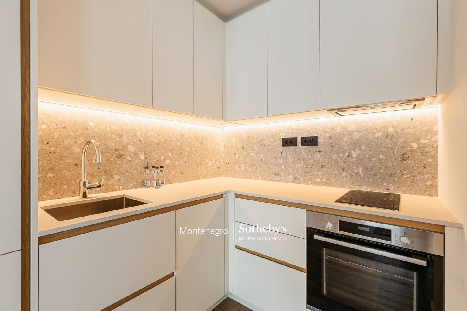 Modern Studio Apartment in Boka Place