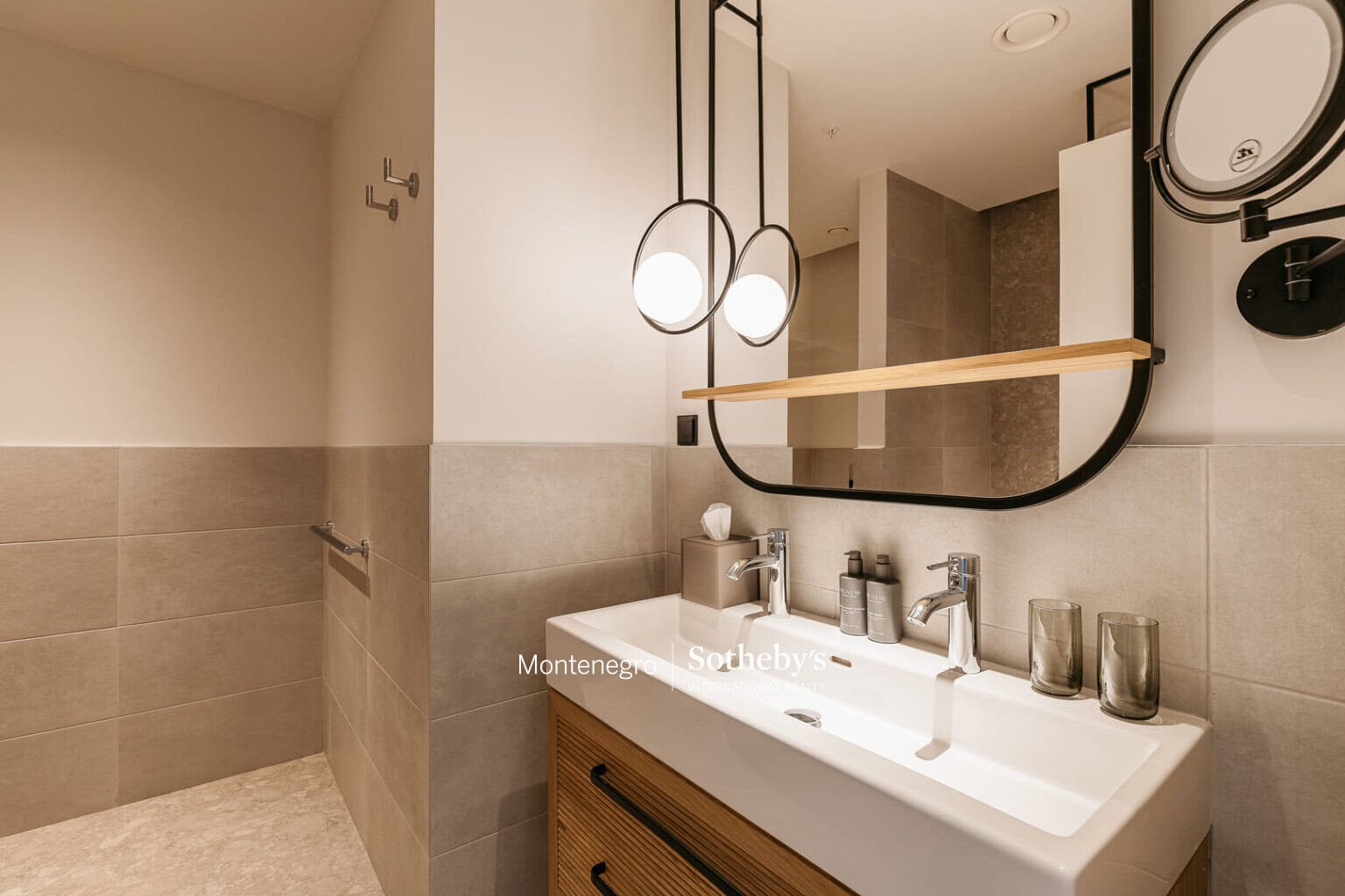 Modern Studio Apartment in Boka Place