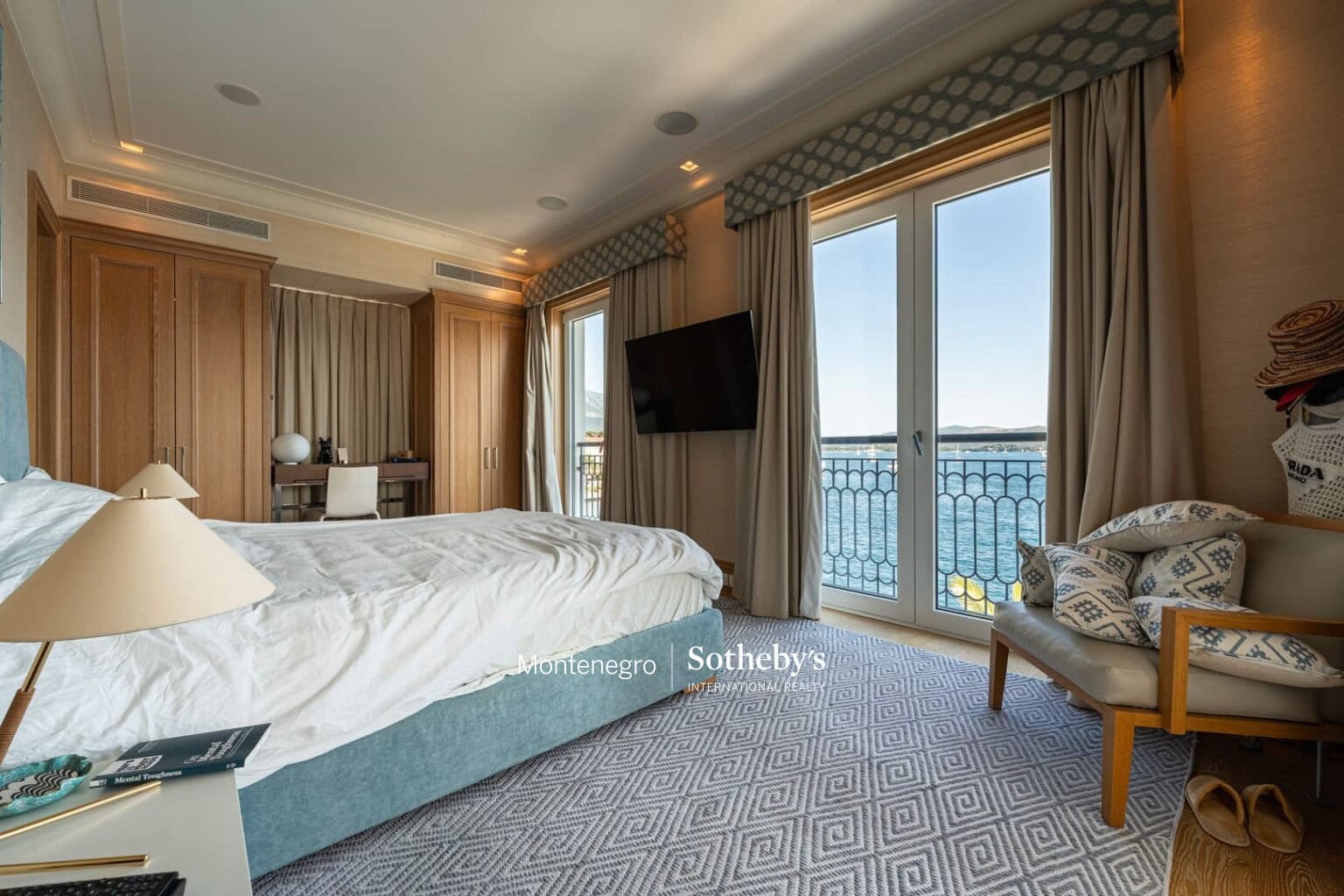Exclusive 2bdr Corner Apartment in Ksenija building