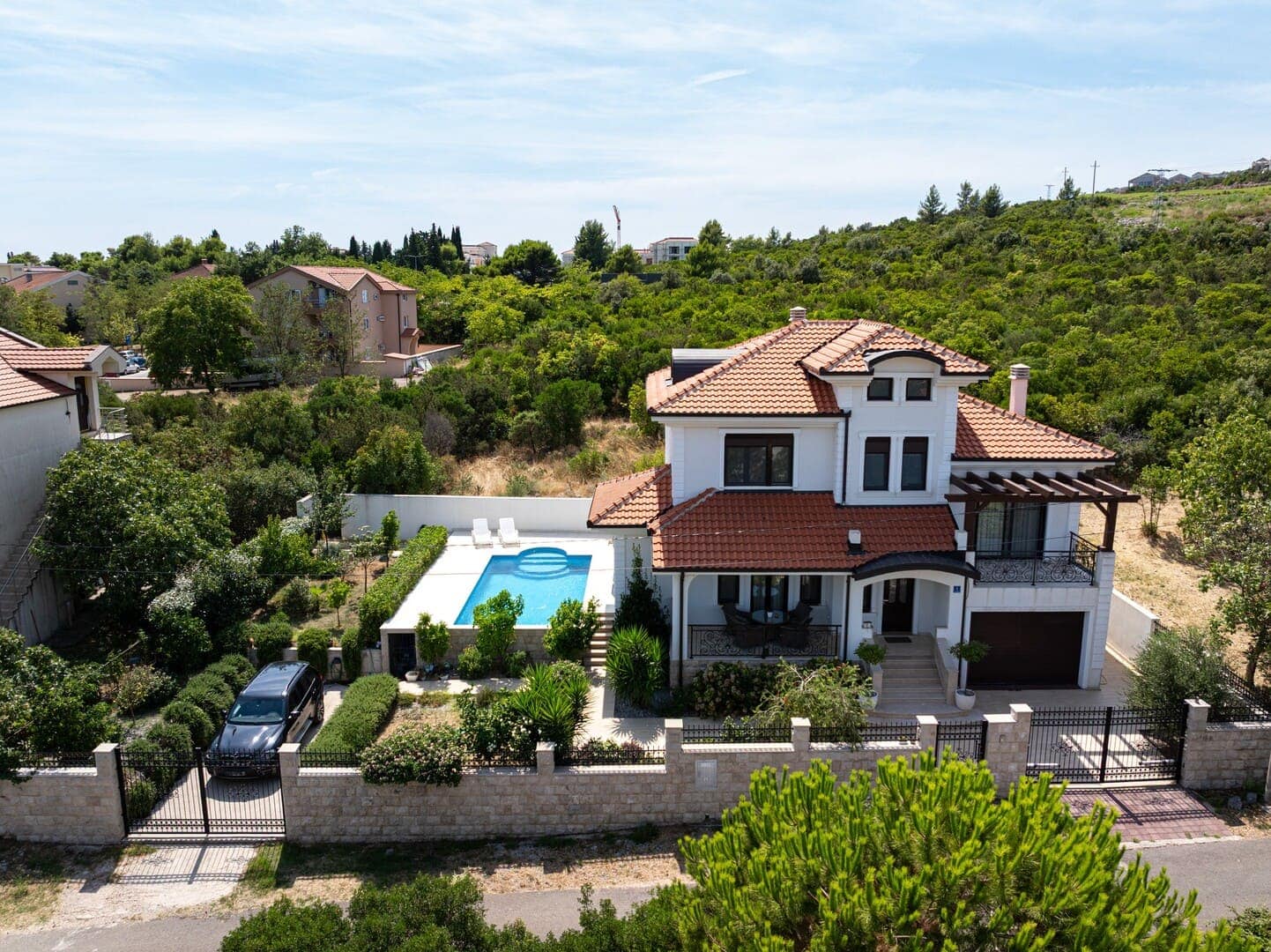 Charming Villa With Swimming Pool