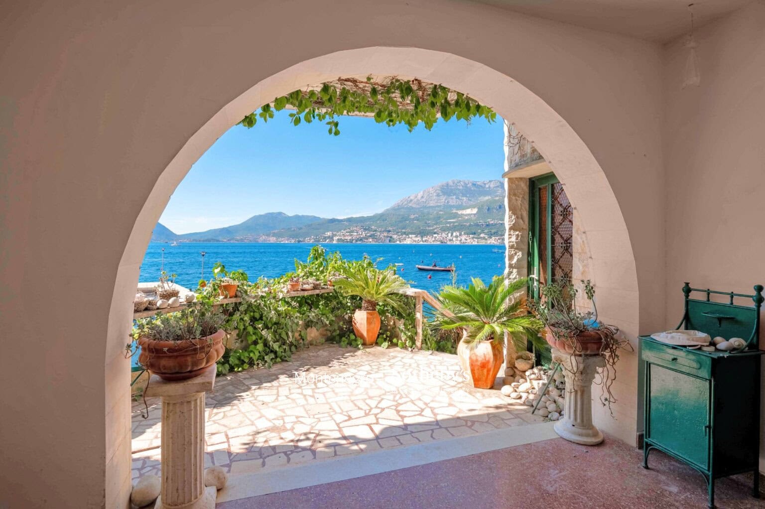 Waterside house Rose, Lustica