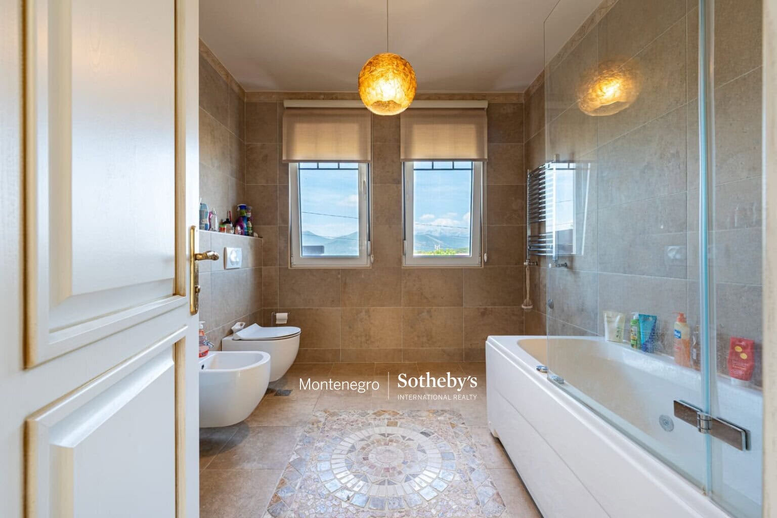 Charming Villa With Swimming Pool