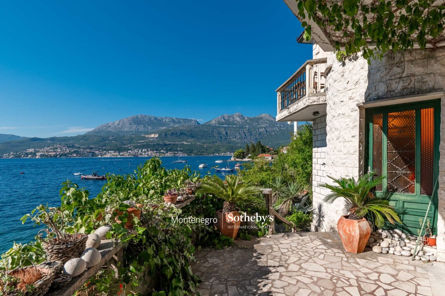 Waterside house Rose, Lustica