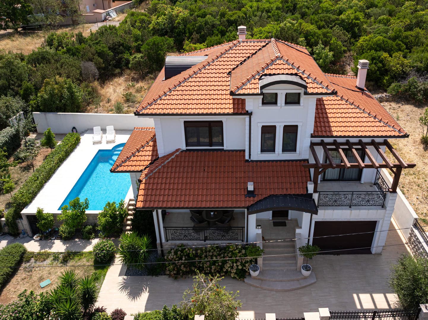 Charming Villa With Swimming Pool