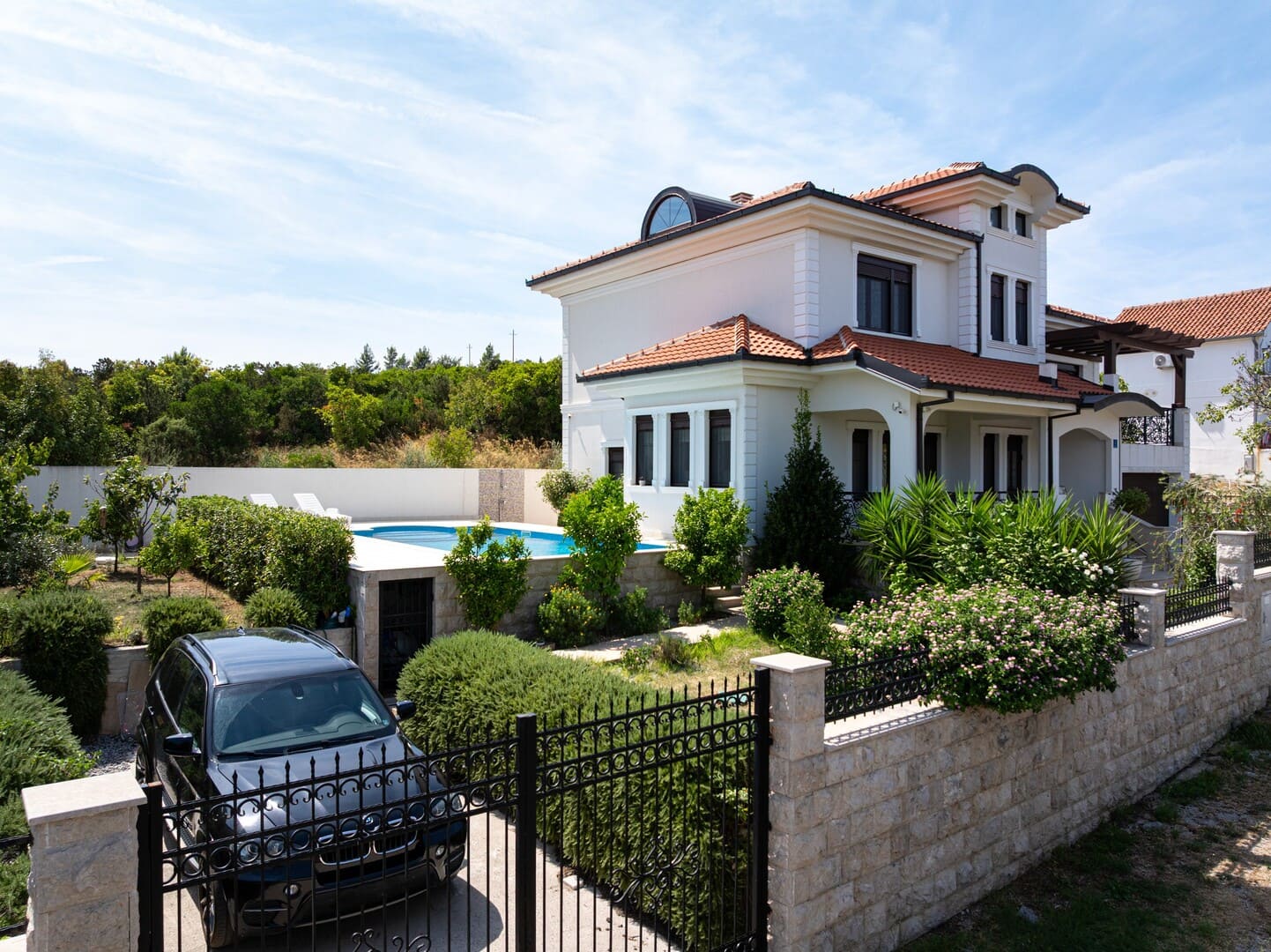 Charming Villa With Swimming Pool