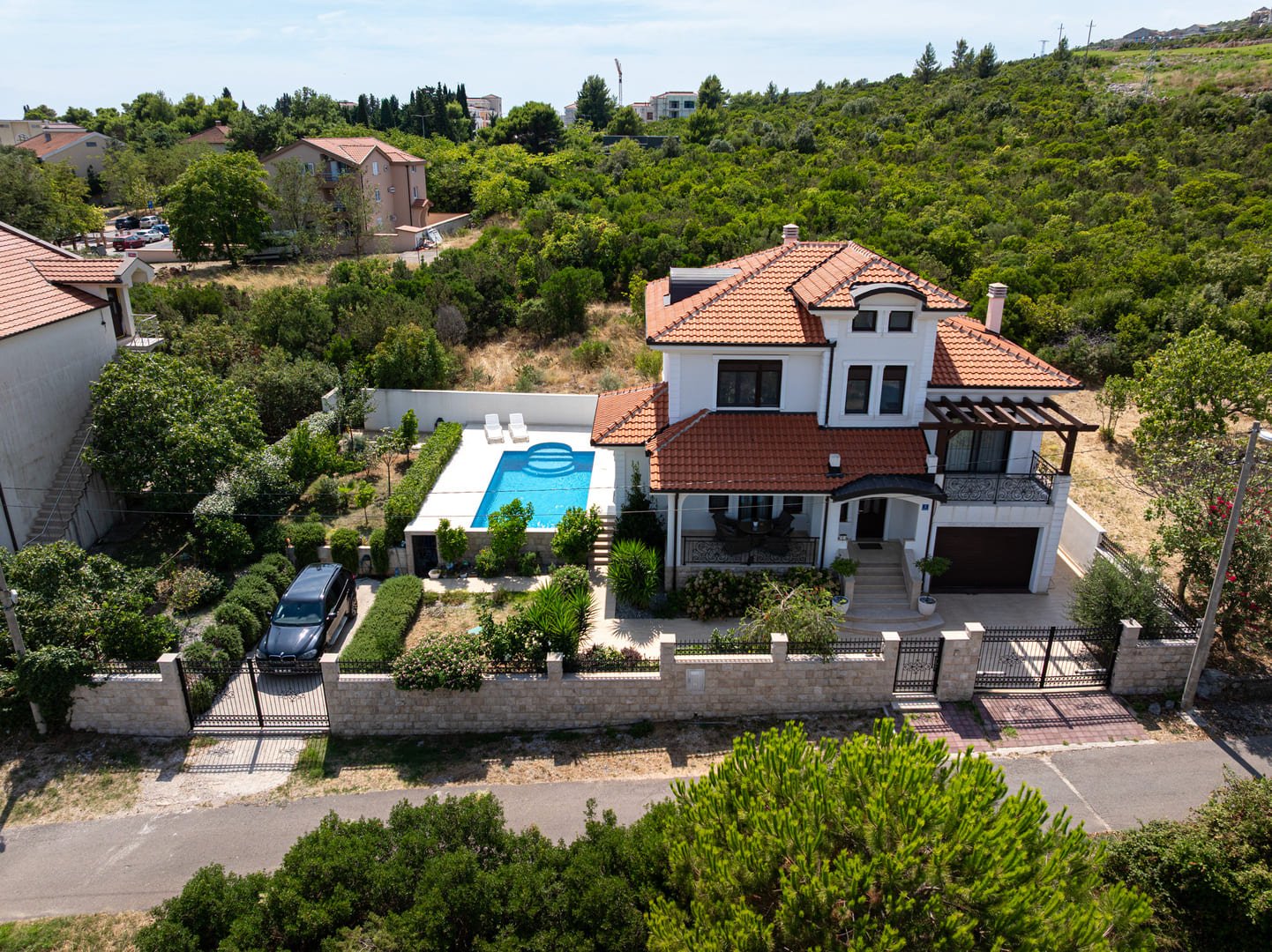 Charming Villa With Swimming Pool