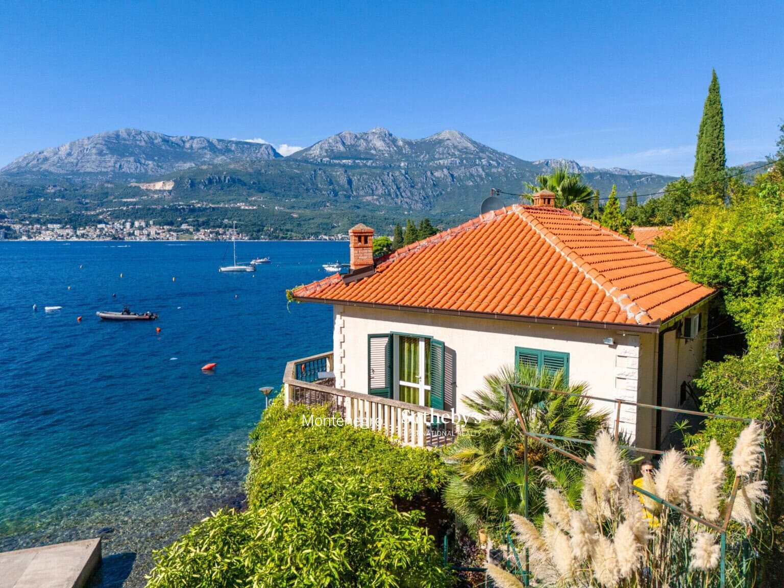 Waterside house Rose, Lustica