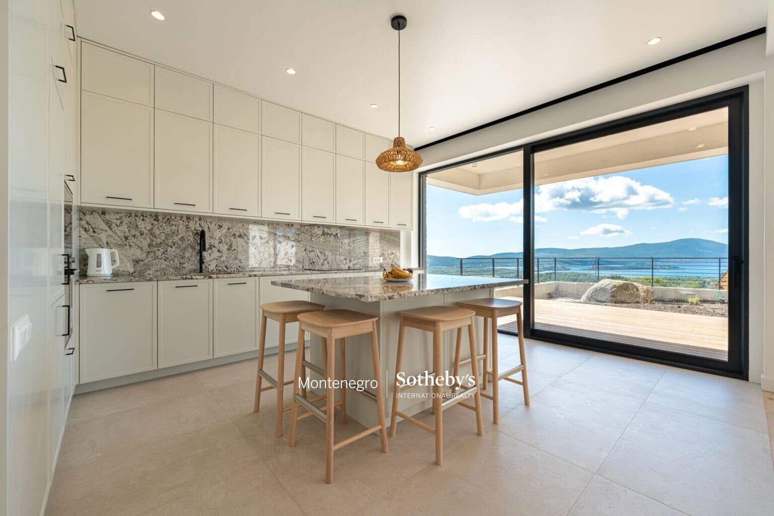Luxury 4bdr Family Villa for Rent